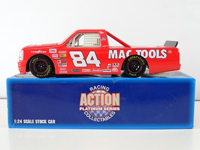 Lot 101 - A group of 1:24 and 1:32 scale diecast...