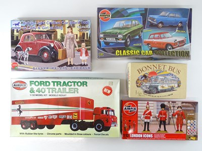 Lot 211 - A group of mixed plastic kits by AIRFIX and...