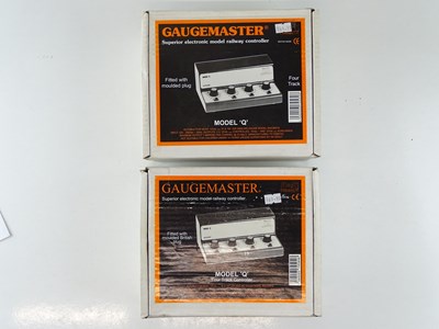 Lot 259 - A pair of GAUGEMASTER Model Q four track...