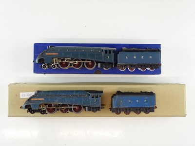 Lot 272 - A pair of OO Gauge HORNBY DUBLO 3-rail class...