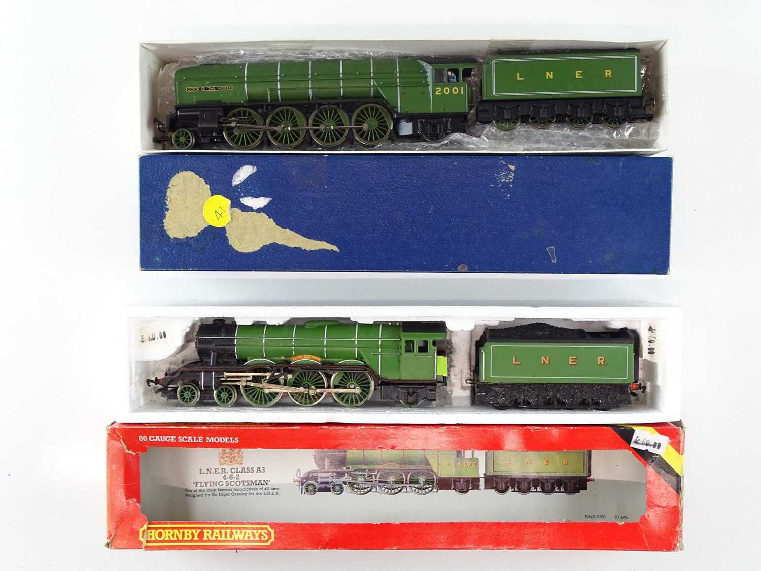 Lot 276 - A HORNBY OO Gauge Flying Scotsman boxed steam...