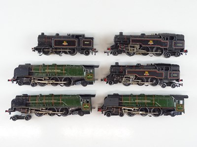 Lot 279 - A group of OO Gauge HORNBY DUBLO 3-rail steam...