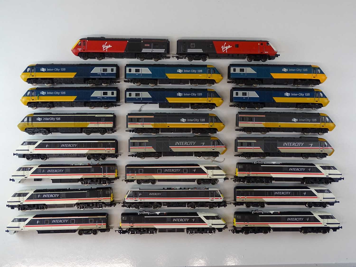 Lot 280 - A group of unboxed OO Gauge HST power cars,...