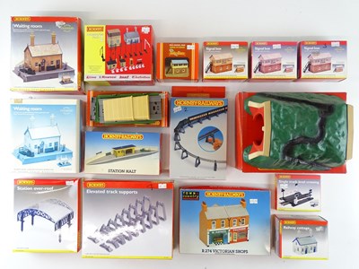 Lot 290 - A mixed group of OO Gauge kits and accessories...