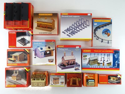 Lot 292 - A mixed group of OO Gauge kits and accessories...