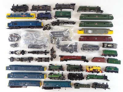 Lot 293 - A large group of OO Gauge locomotives, bodies,...