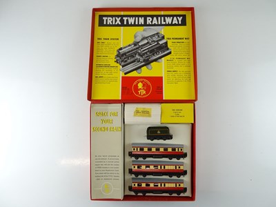 Lot 300 - A TRIX TWIN OO Gauge "The Pytchley" passenger...