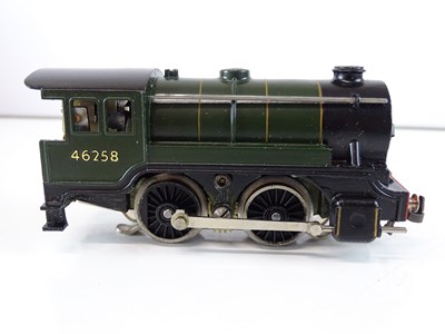 Lot 300 - A TRIX TWIN OO Gauge "The Pytchley" passenger...