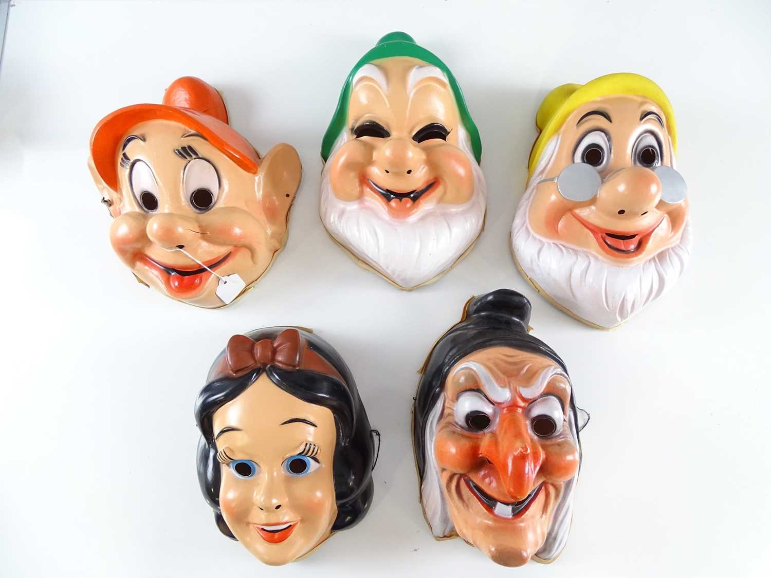 Lot 240 - SNOW WHITE AND THE SEVEN DWARFS - A group of...
