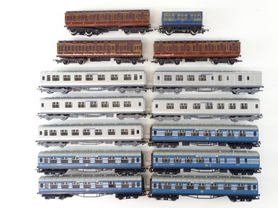 Lot 332 - A group of unboxed HORNBY OO Gauge passenger...