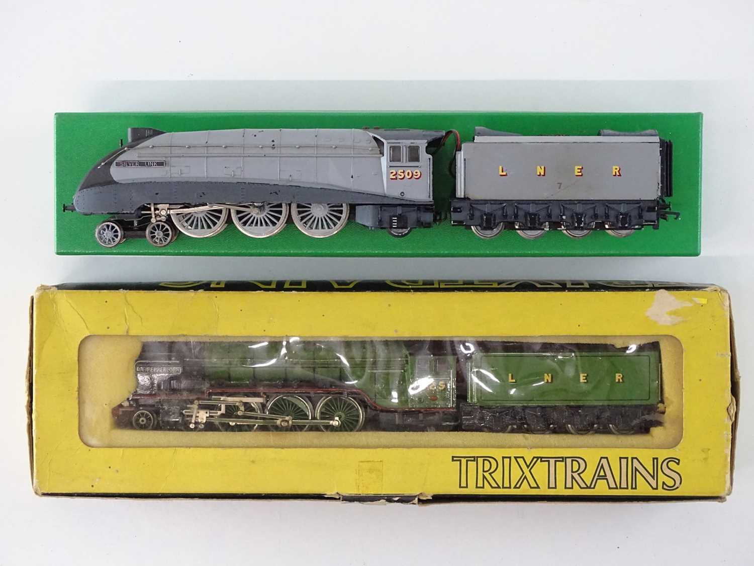 Lot 359 - A pair of TRIX OO Gauge LNER steam locomotives...