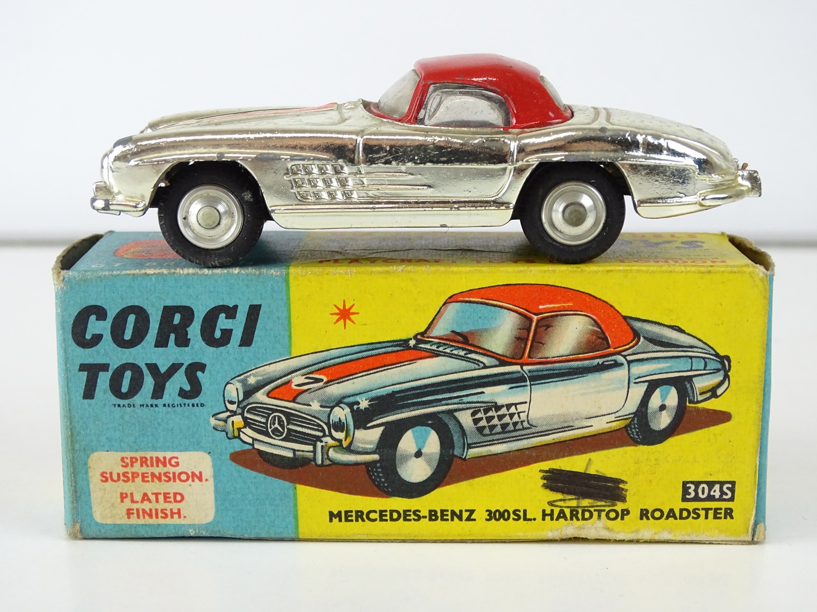 Lot 36 - A CORGI 304S Mercedes-Benz 300SL Hardtop