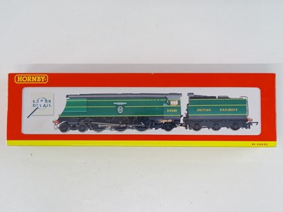 Lot 379 - A HORNBY OO Gauge R2220 Battle of Britain...