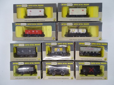 Lot 436 - A mixed group of WRENN OO gauge wagons - VG in...