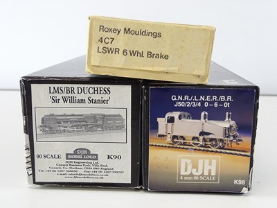 Lot 448 - A group of OO Gauge unbuilt locomotive and...