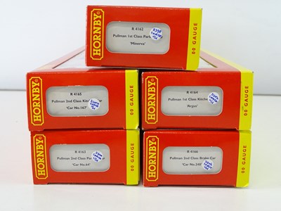 Lot 469 - A group of HORNBY OO Gauge super detail...