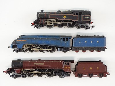 Lot 485 - A group of playworn HORNBY DUBLO OO Gauge...