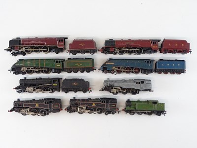 Lot 523 - A large group of playworn HORNBY DUBLO OO...