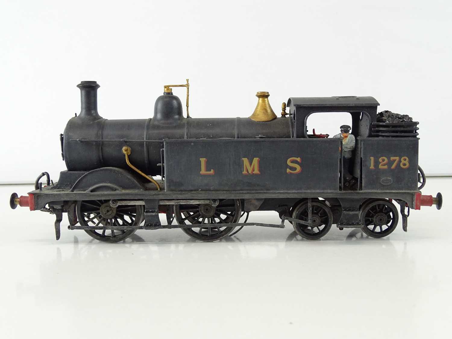 Lot 532 - A kit built finescale O Gauge Johnson Class