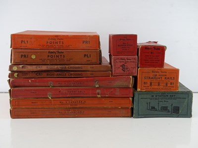 Lot 579 - A group of mostly boxed HORNBY O Gauge...