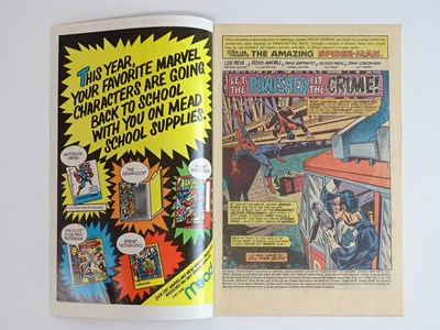 Lot 167 - AMAZING SPIDER-MAN #162 - (1976 - MARVEL) -...