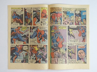 Lot 167 - AMAZING SPIDER-MAN #162 - (1976 - MARVEL) -...