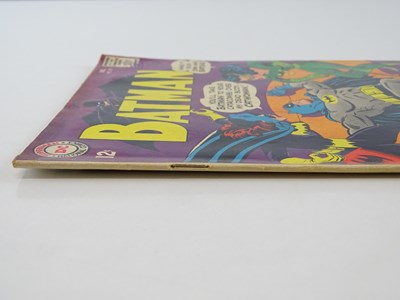 Lot 3 - BATMAN #197 - (1967 - DC - Uk Cover Price) -...