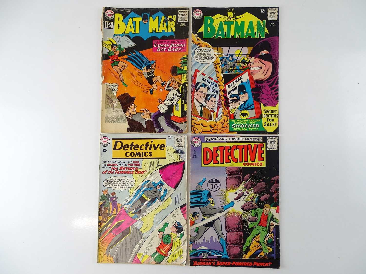 Lot 62 - BATMAN & DETECTIVE COMICS LOT - (4 in Lot) -...
