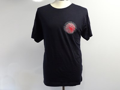 Lot 396 - GAME OF THRONES - Season 7 'XL' navy short...