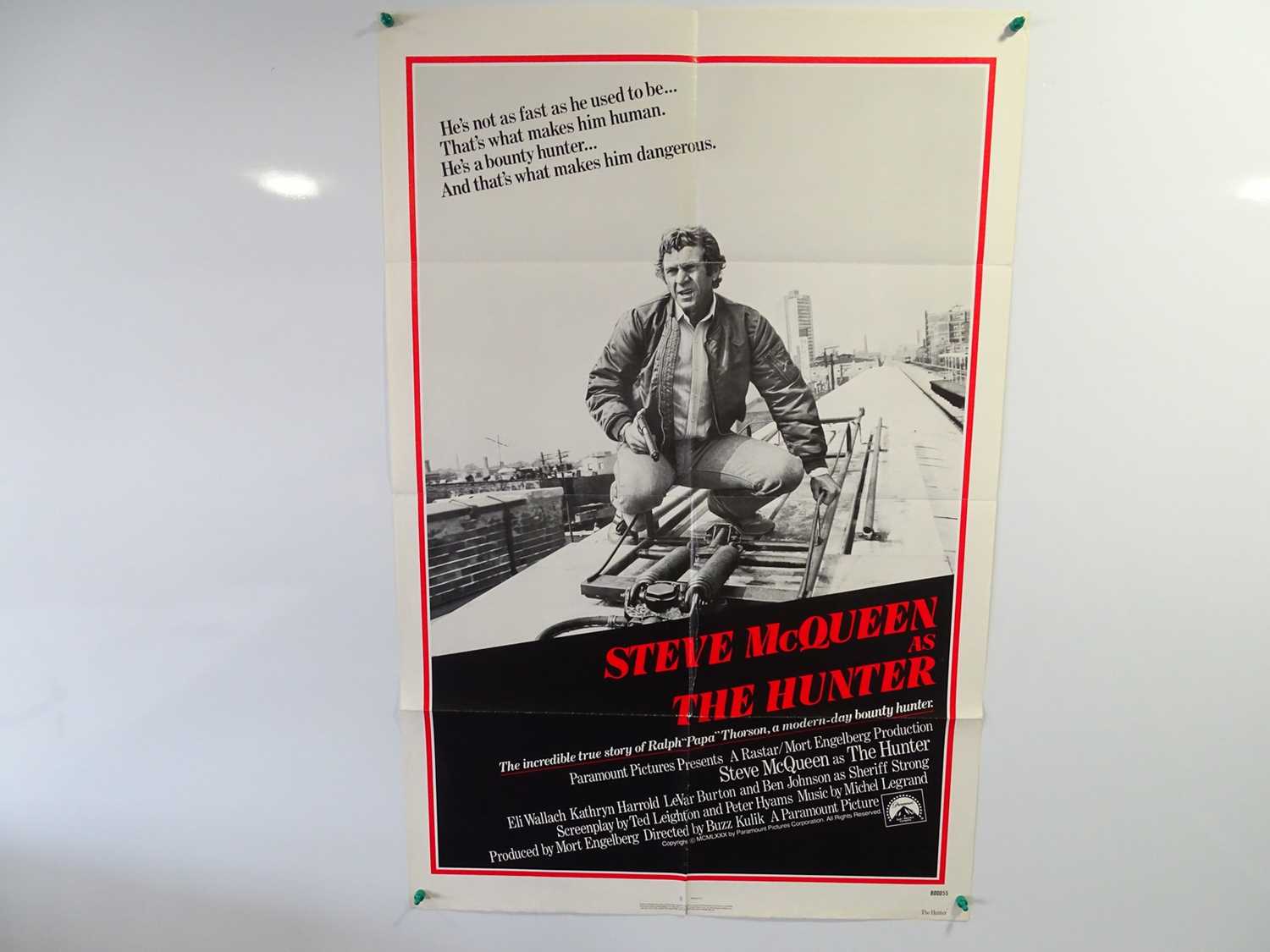 Lot 35 - THE HUNTER (1980) - US one sheet - Steve McQueen