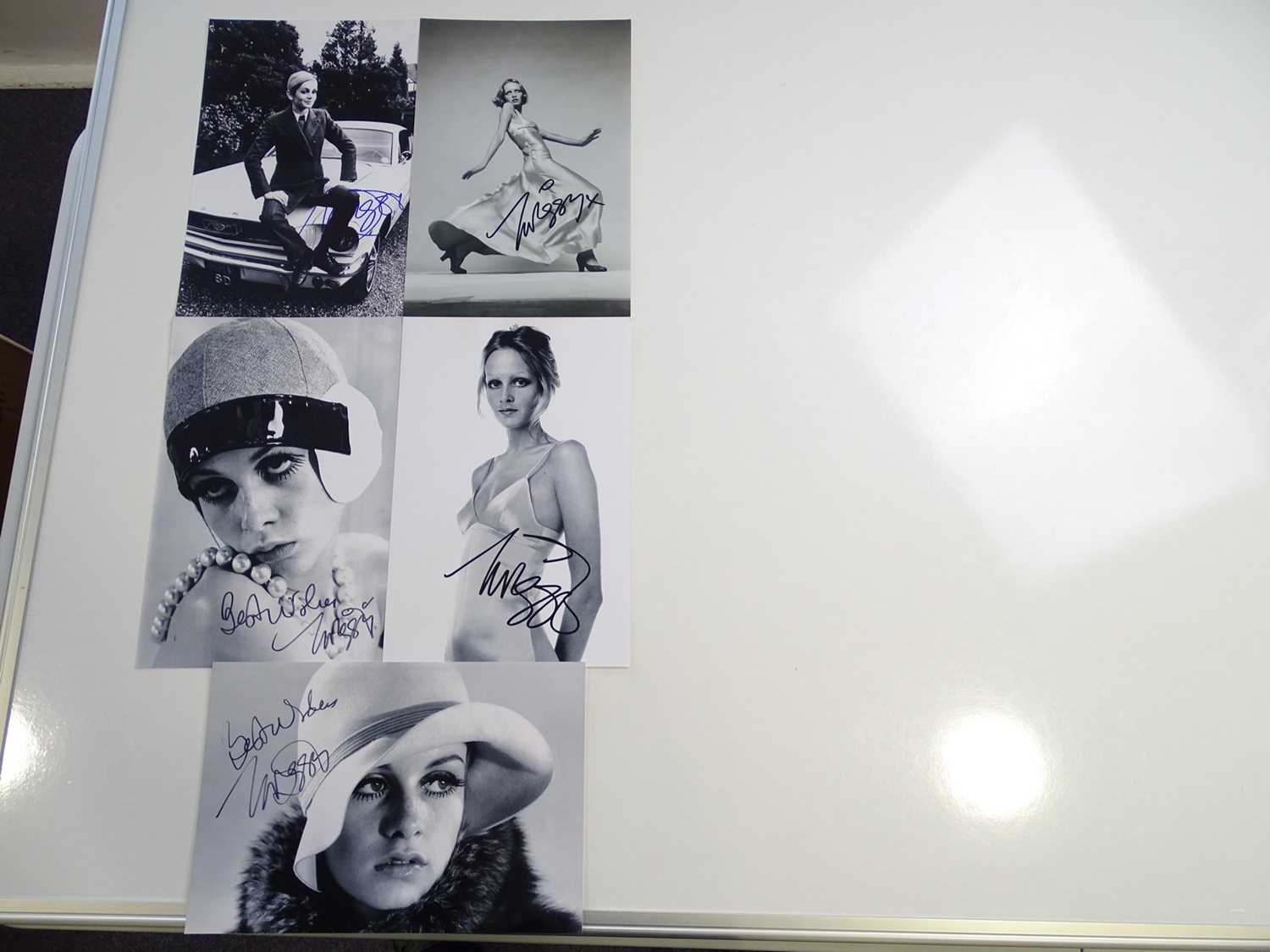 Lot 698 - TWIGGY - various signed photos of Twiggy (5 in...