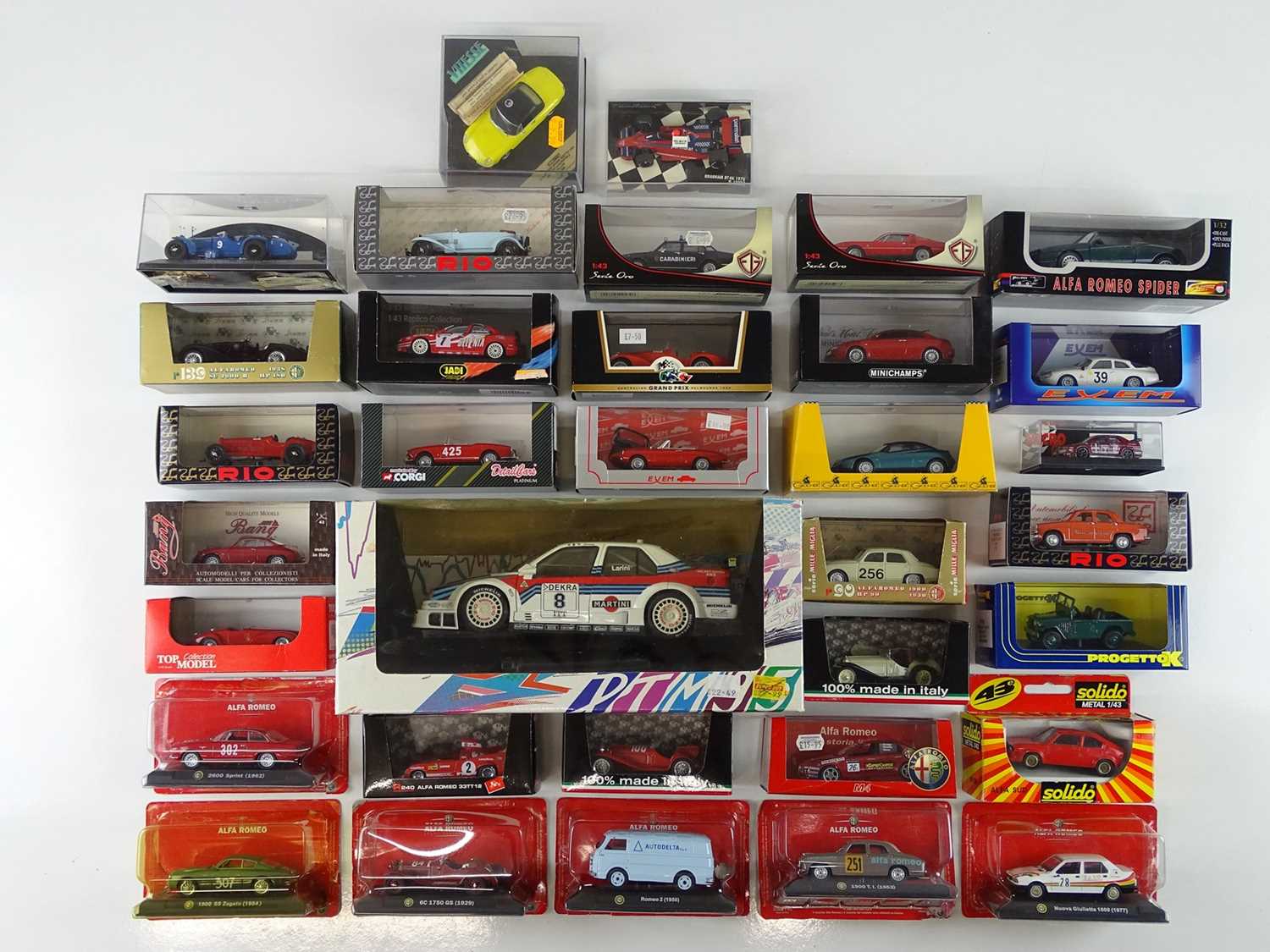 Lot 120 A mixed group of modern diecast cars by RIO