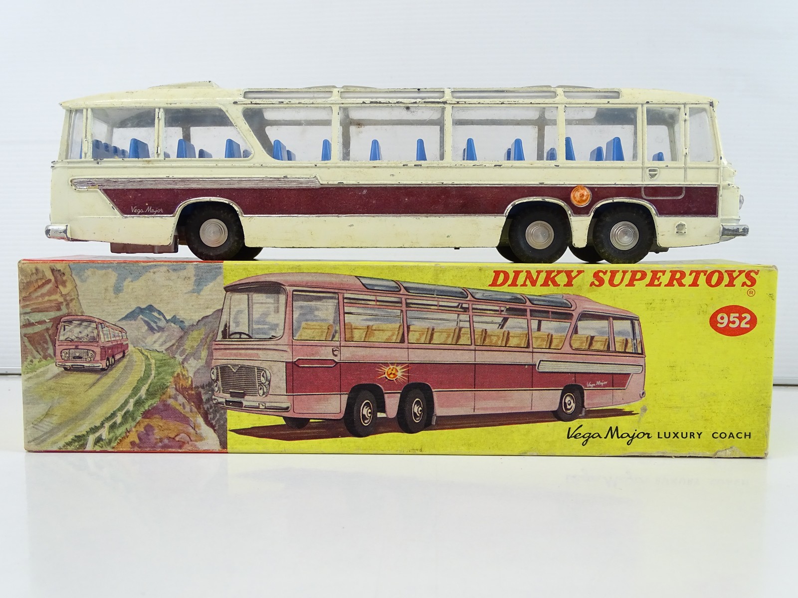 Dinky toys hot sale luxury coach