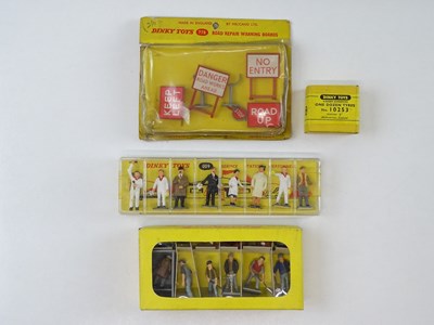 Lot 167 - A group of DINKY accessories comprising 009...