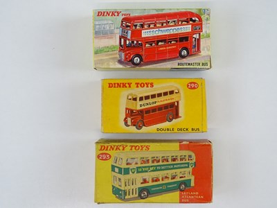 Lot 170 - A group of DINKY buses comprising a 289...