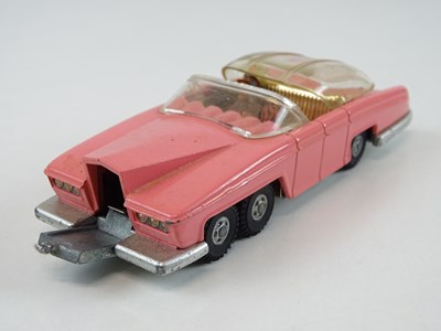 Lot 172 - A group of DINKY TV related models comprising...