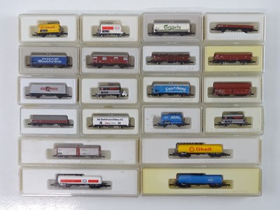 Lot 243 - A mixed group of MARKLIN Z gauge wagons - VG...