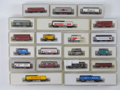 Lot 245 - A mixed group of MARKLIN Z gauge wagons - VG...