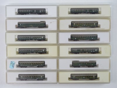 Lot 249 - A mixed group of MARKLIN Z gauge coaches in...