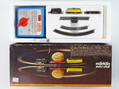 Lot 258 - A MARKLIN 8165 Z gauge starter train set...