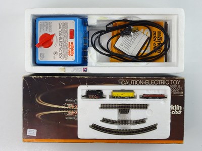 Lot 258 - A MARKLIN 8165 Z gauge starter train set...