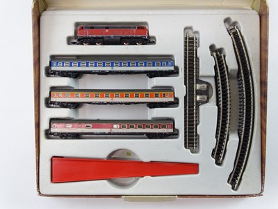 Lot 259 - A MARKLIN 8902 Z gauge train pack / set...