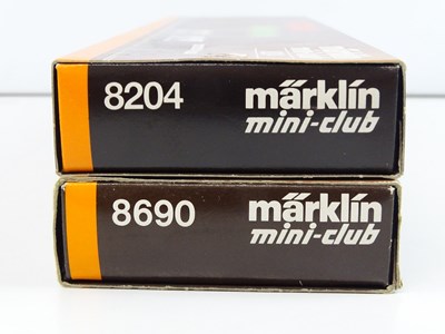 Lot 267 - A pair of MARKLIN Z gauge wagon packs...