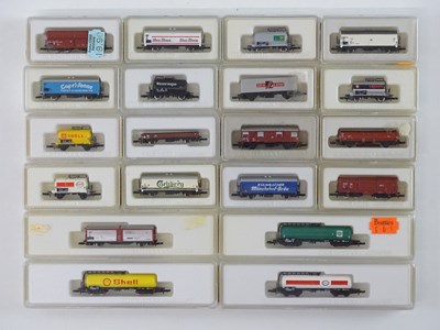 Lot 272 - A mixed group of MARKLIN Z gauge wagons - VG...