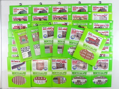 Lot 295 - A group of METCALFE N gauge cardboard building...