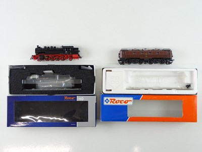 Lot 311 - A pair of ROCO HO gauge Swiss and German...