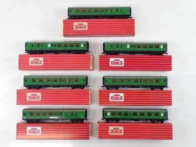 Lot 316 - A group of HORNBY DUBLO OO gauge Super Detail...