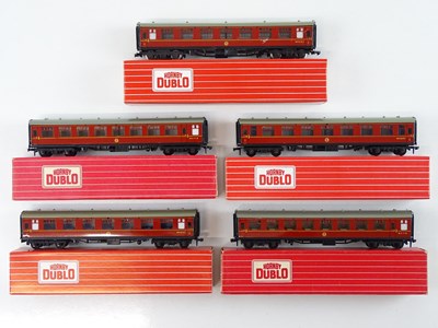 Lot 319 - A group of HORNBY DUBLO OO gauge Super Detail...