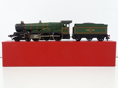 Lot 339 - A HORNBY DUBLO 2220 OO gauge Castle class...