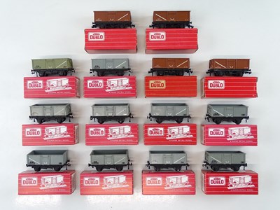 Lot 342 - A group of HORNBY DUBLO OO gauge mineral...